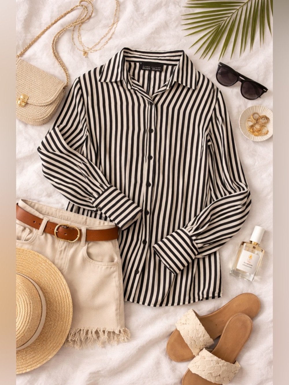 Striped Button-Front Blouse in Black and White - Classic Collared Shirt